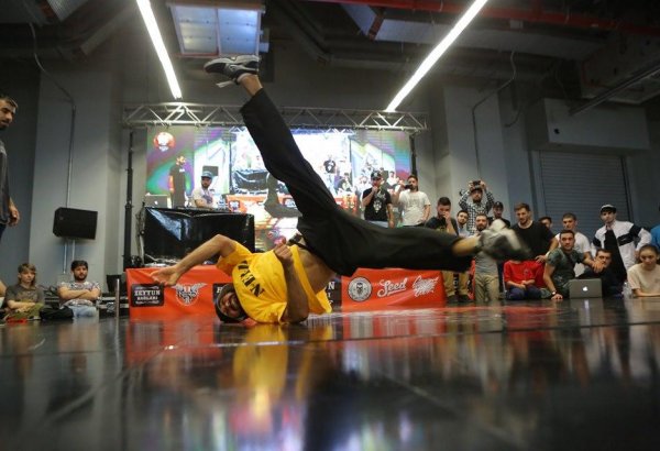 В Баку определены победители Международного турнира по брейку-дансу и хип-хопу (ФОТО)