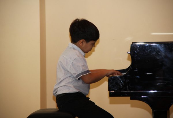 Правнук Огтая Зульфугарова сон воплотил в музыку (ФОТО)