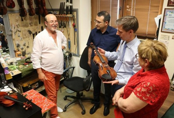 "Золотая скрипка" России Анар Юсифов прибыл в Баку (ФОТО)