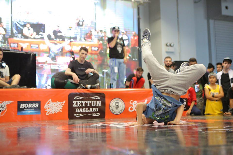 В Баку определены победители Международного турнира по брейку-дансу и хип-хопу (ФОТО)