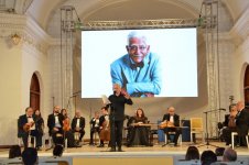 80-летие Вагифа Самедоглу отметили строками прекрасных произведений (ФОТО)