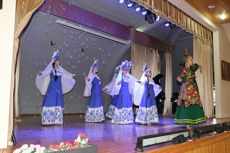 "Золотая скрипка" России Анар Юсифов прибыл в Баку (ФОТО)