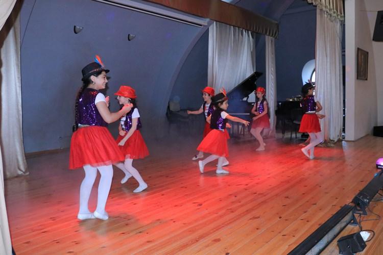 "Золотая скрипка" России Анар Юсифов прибыл в Баку (ФОТО)