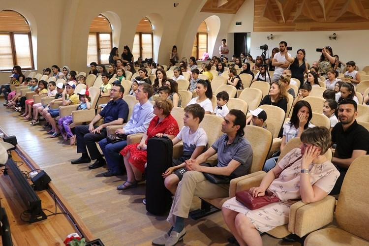 "Золотая скрипка" России Анар Юсифов прибыл в Баку (ФОТО)