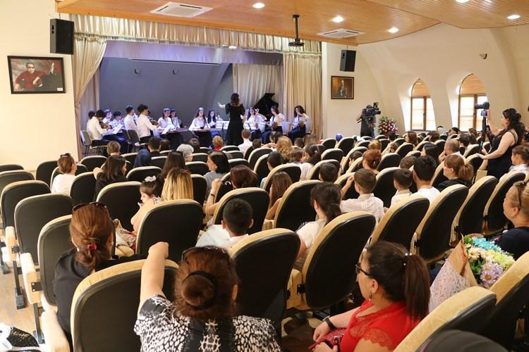 "Золотая скрипка" России Анар Юсифов прибыл в Баку (ФОТО)