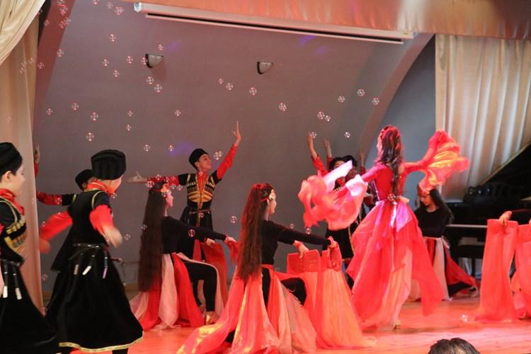 "Золотая скрипка" России Анар Юсифов прибыл в Баку (ФОТО)