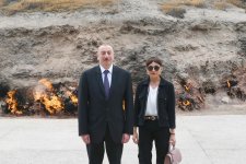 Президент Ильхам Алиев и Первая леди Мехрибан Алиева приняли участие в открытии заповедника «Янардаг» после капитальной реконструкции (ФОТО) (версия 2)