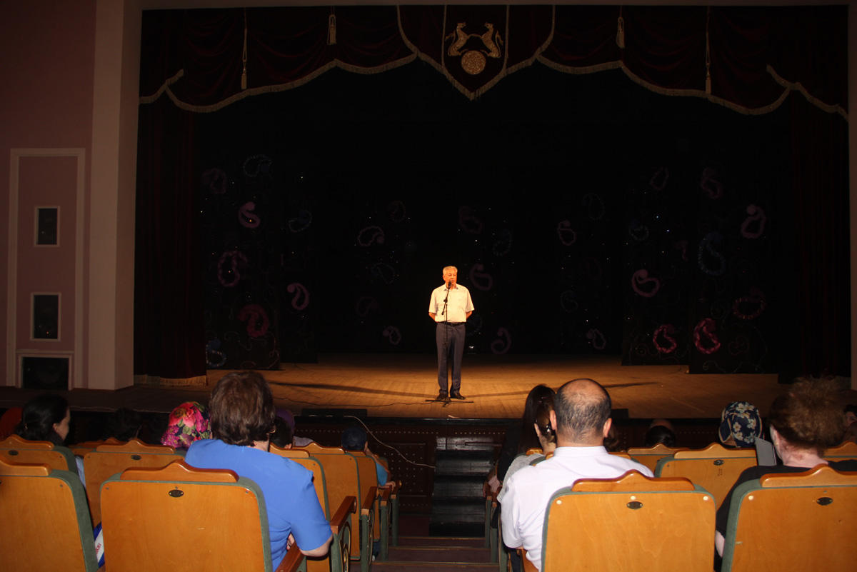 "Год Насими – язык Насими" в Дербенте (ФОТО)