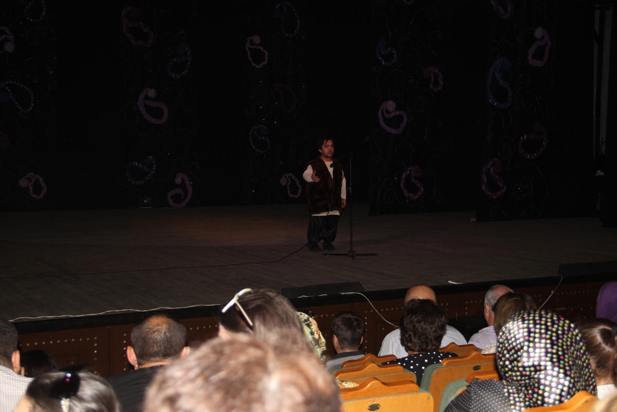 "Год Насими – язык Насими" в Дербенте (ФОТО)