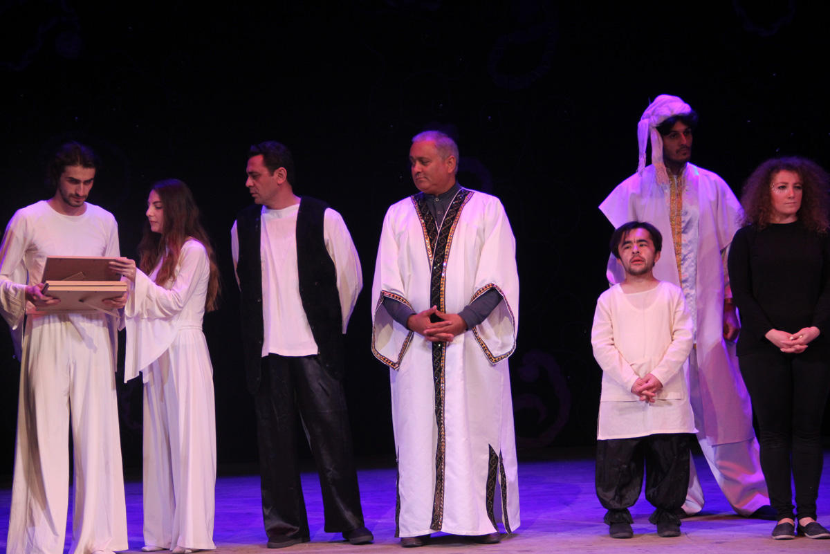 "Год Насими – язык Насими" в Дербенте (ФОТО)