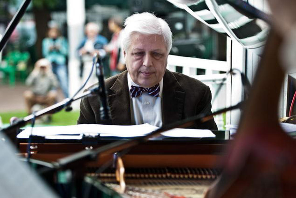 Джаз-оркестр имени Олега Лундстрема приглашает всех на Бакинский бульвар  (ФОТО)