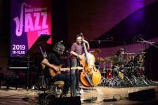 Летний джаз-фестиваль в Баку, или как Адам Бен Эзра "разобрал и собрал" контрабас (ВИДЕО,ФОТО)