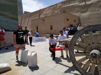 Удивительные богатыри в древней Хиве! Как азербайджанец тянул локомотив и перетаскивал якорь (ФОТО)