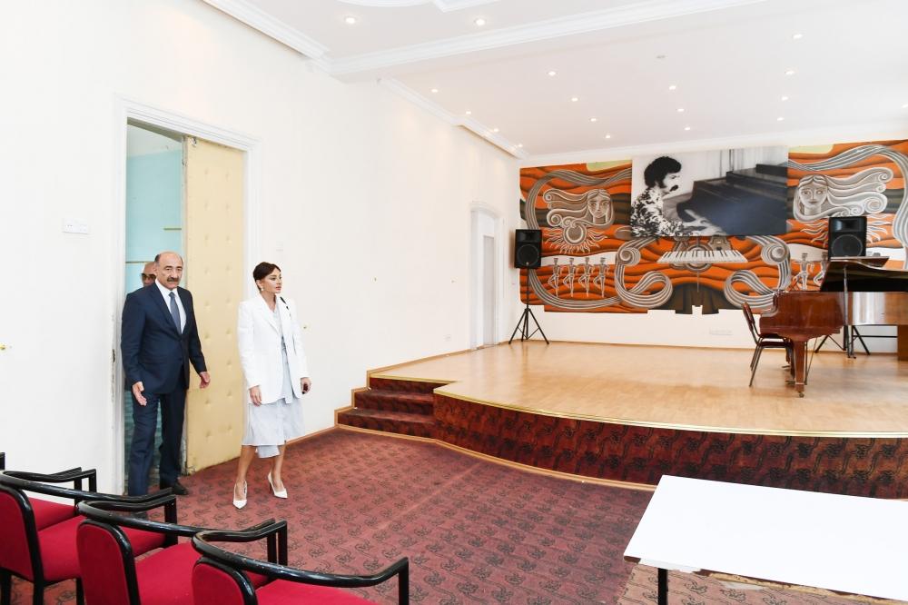 Первый вице-президент Азербайджана Мехрибан Алиева ознакомилась с условиями в Детской школе искусств №2 (ФОТО)