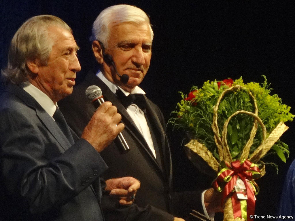 Вечно молодого Ильхама Намига Камала "зарядили" еще на сто лет! (ФОТО)