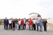 Вице-президент Фонда Гейдара Алиева Лейла Алиева приняла участие в церемонии выпуска в Каспий мальков осетровых, выращенных на Хыллинском заводе по разведению рыбы в Нефтчале (ФОТО)