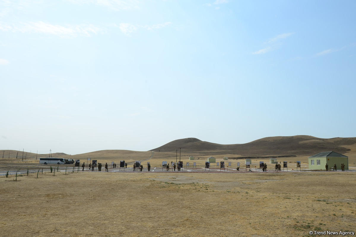 Руководство минобороны Азербайджана приняло участие в открытии нового образовательного центра (ФОТО)