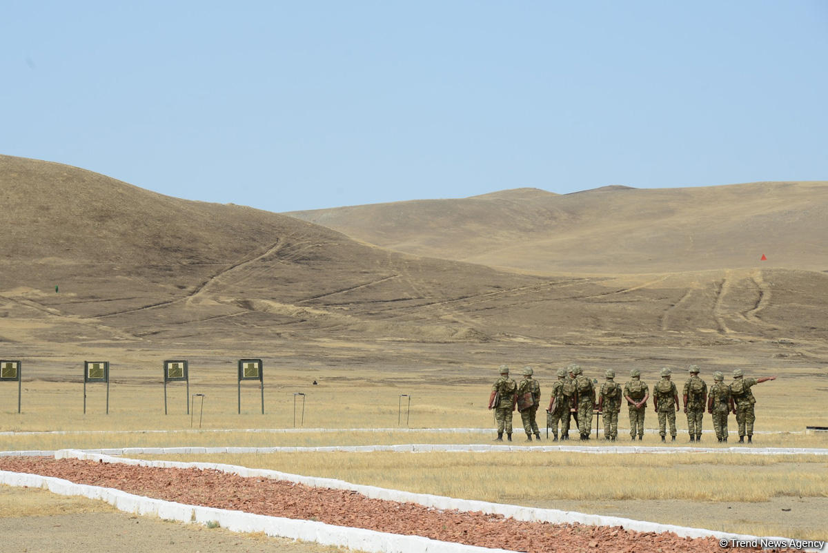 Руководство минобороны Азербайджана приняло участие в открытии нового образовательного центра (ФОТО)