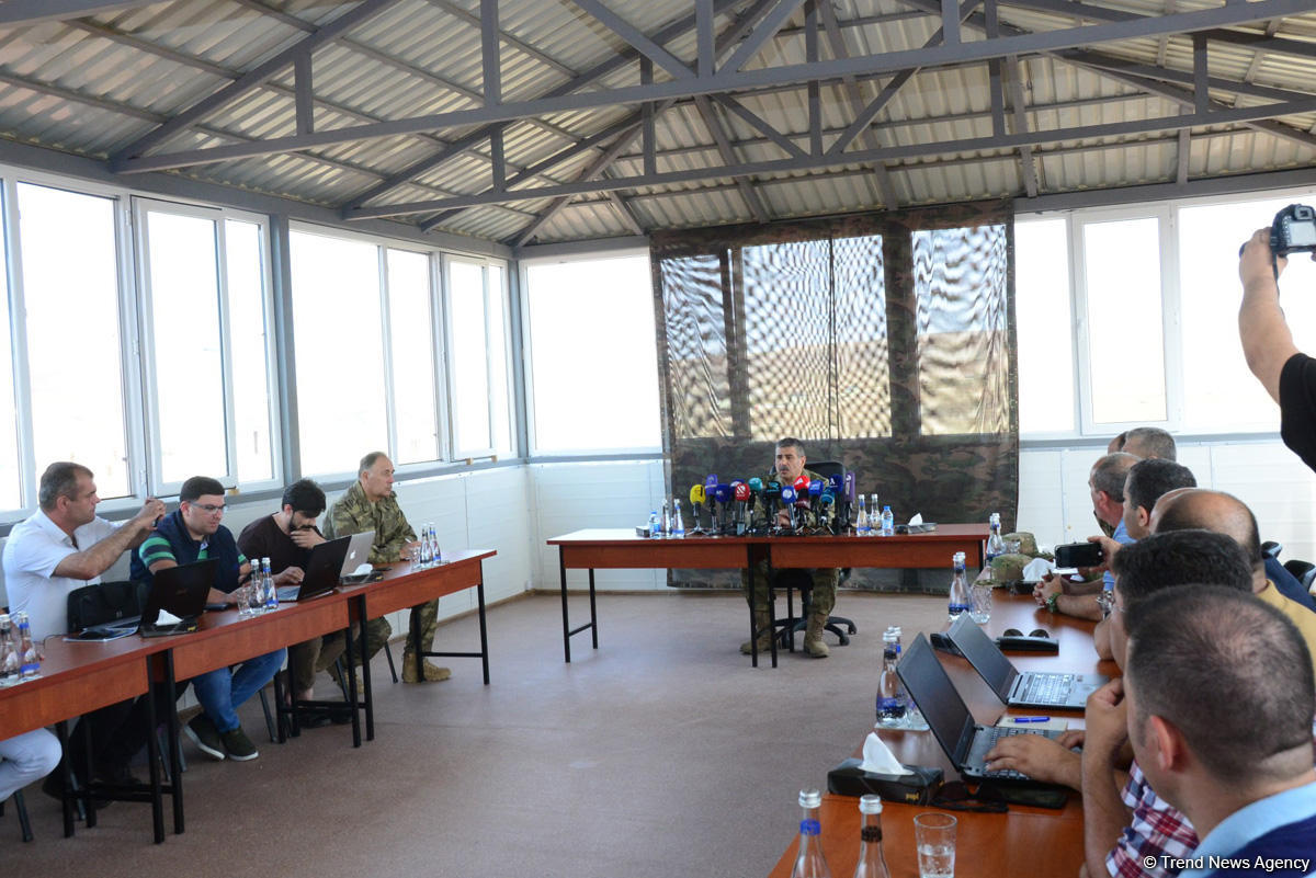 Руководство минобороны Азербайджана приняло участие в открытии нового образовательного центра (ФОТО)