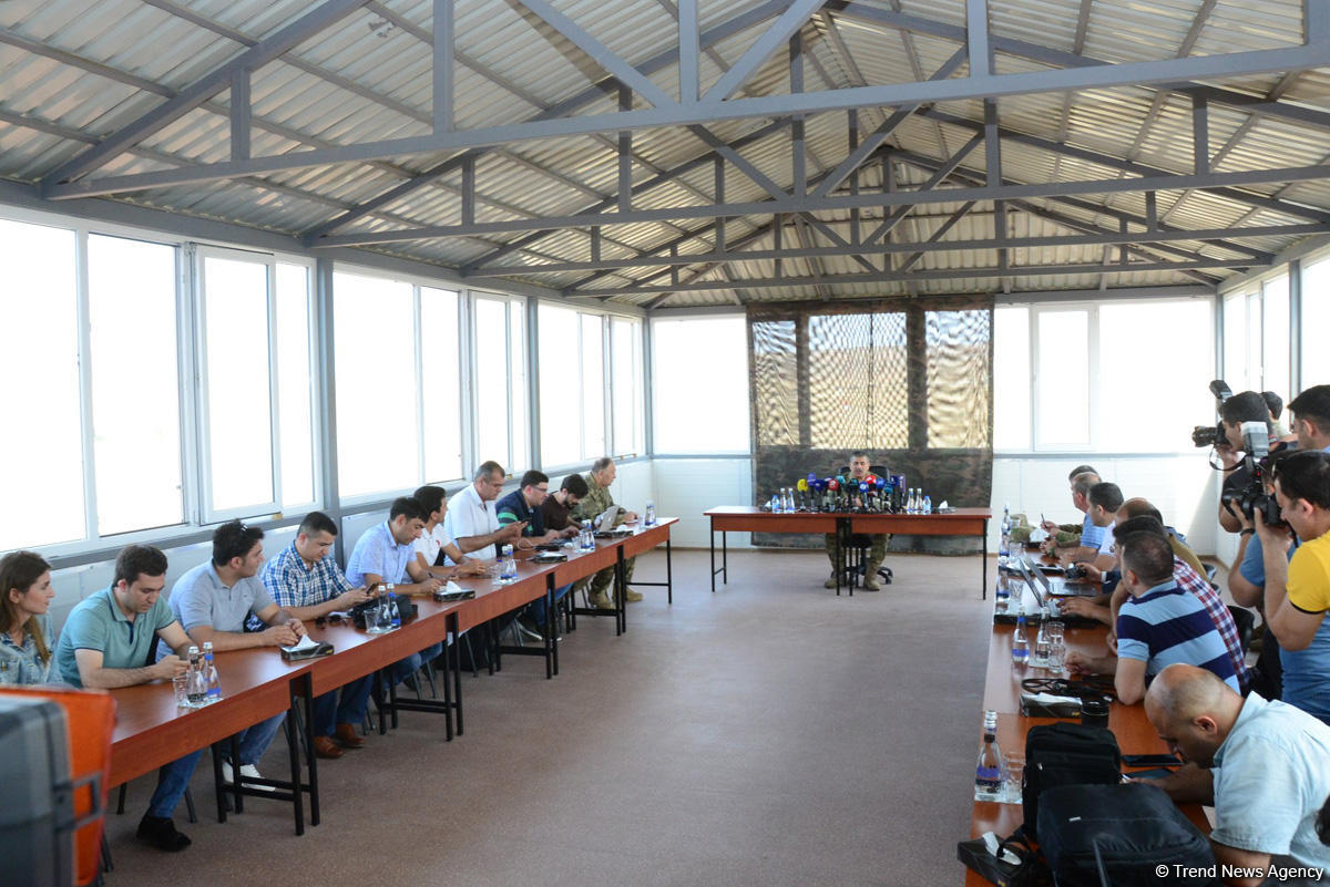 Руководство минобороны Азербайджана приняло участие в открытии нового образовательного центра (ФОТО)