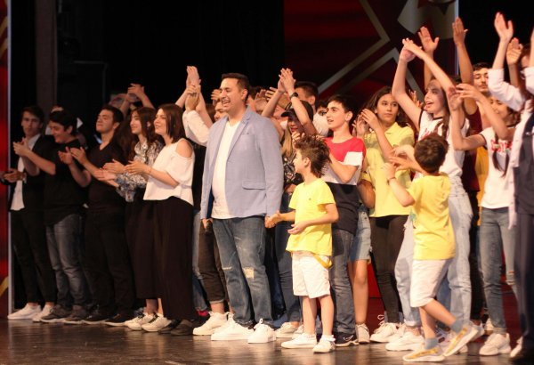 Самый веселый летний уик-энд в Баку – открытие Азербайджанской Лиги Смеха (ФОТО)