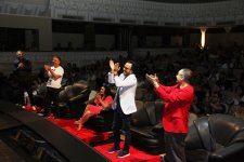 Самый веселый летний уик-энд в Баку – открытие Азербайджанской Лиги Смеха (ФОТО)