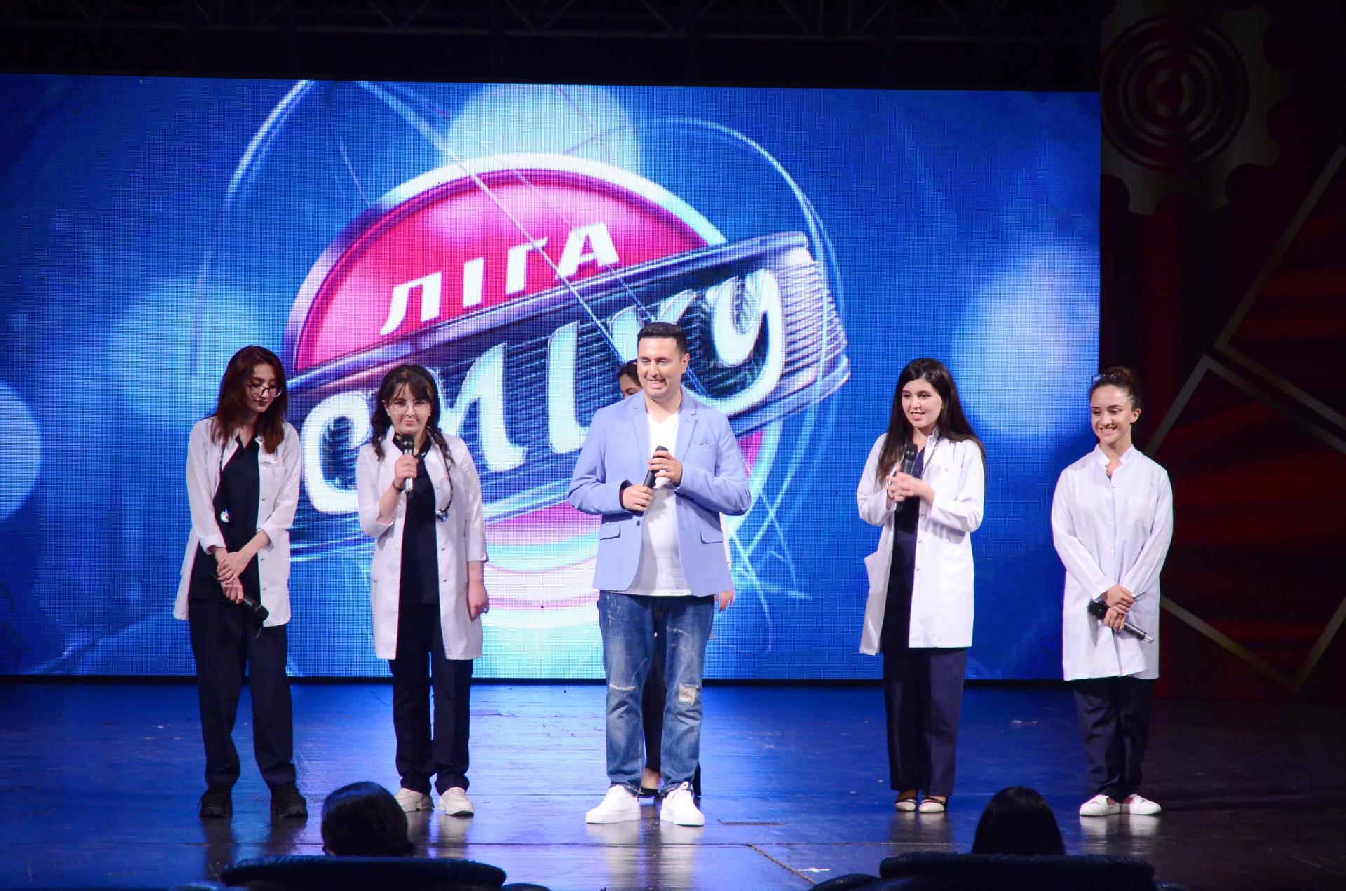 Самый веселый летний уик-энд в Баку – открытие Азербайджанской Лиги Смеха (ФОТО)