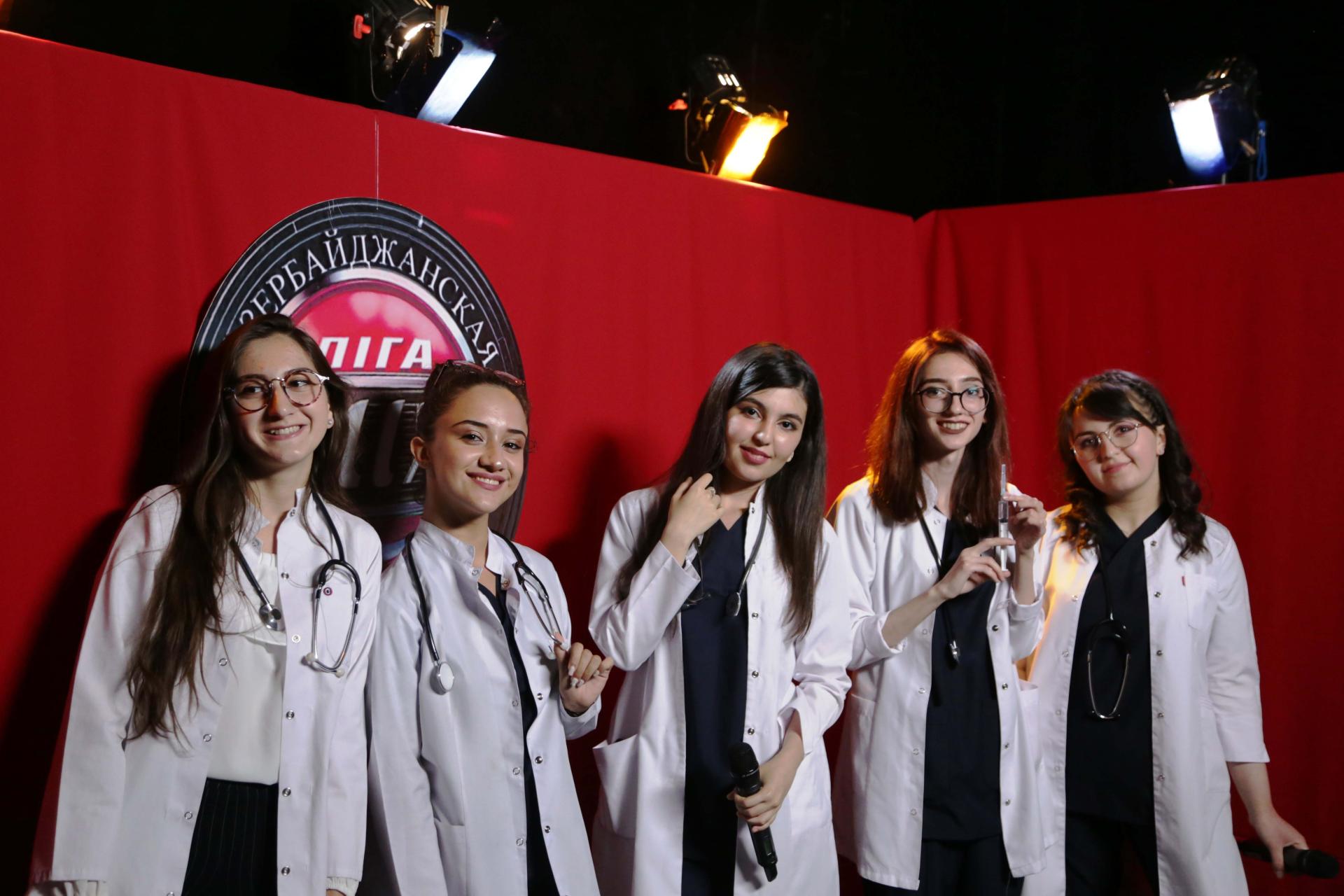 Самый веселый летний уик-энд в Баку – открытие Азербайджанской Лиги Смеха (ФОТО)