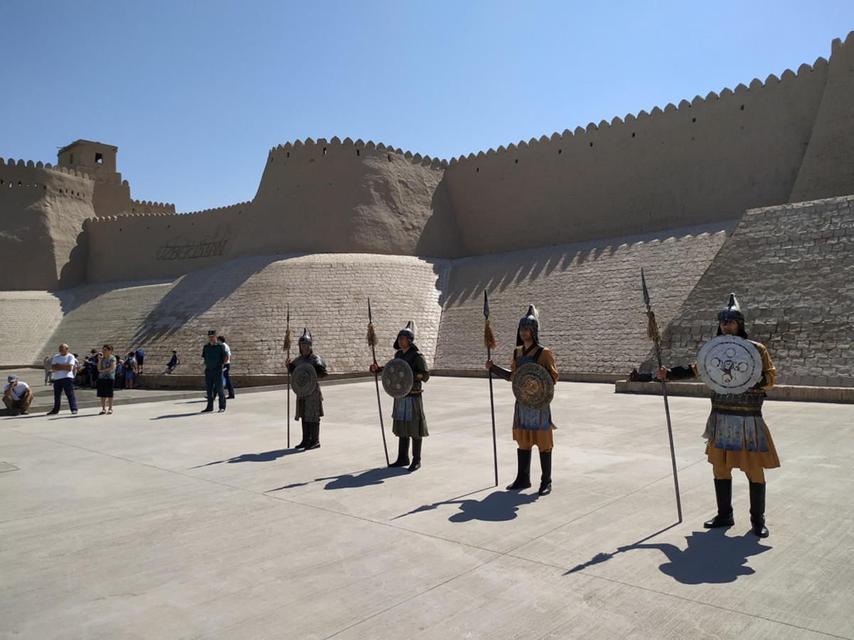 Сравним Ичан Кала и Ичери Шехер? По Великому Шелковому пути (ФОТО)