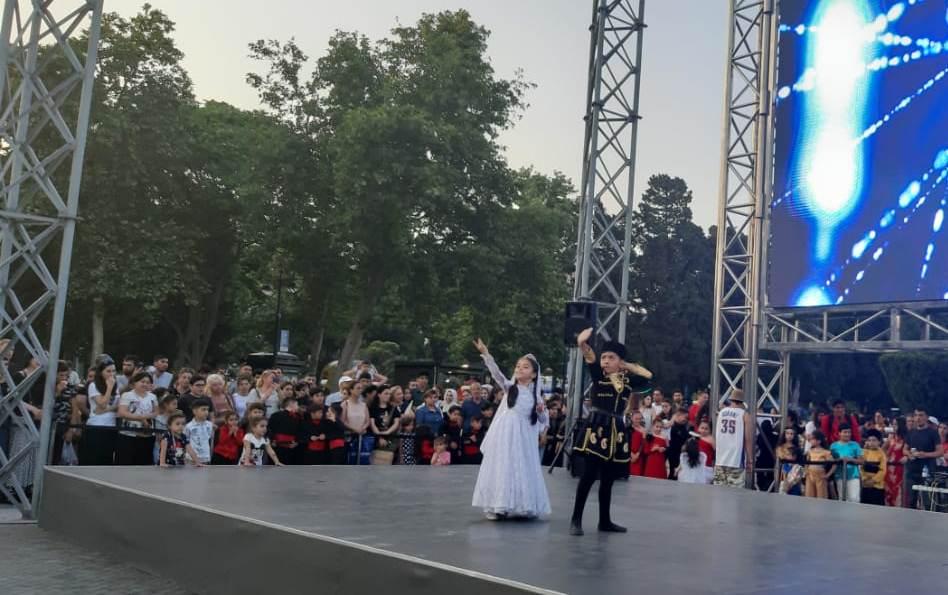 Танцующий Бакинский бульвар - под ритмы международного праздника Soul of Art and Dance (ФОТО)