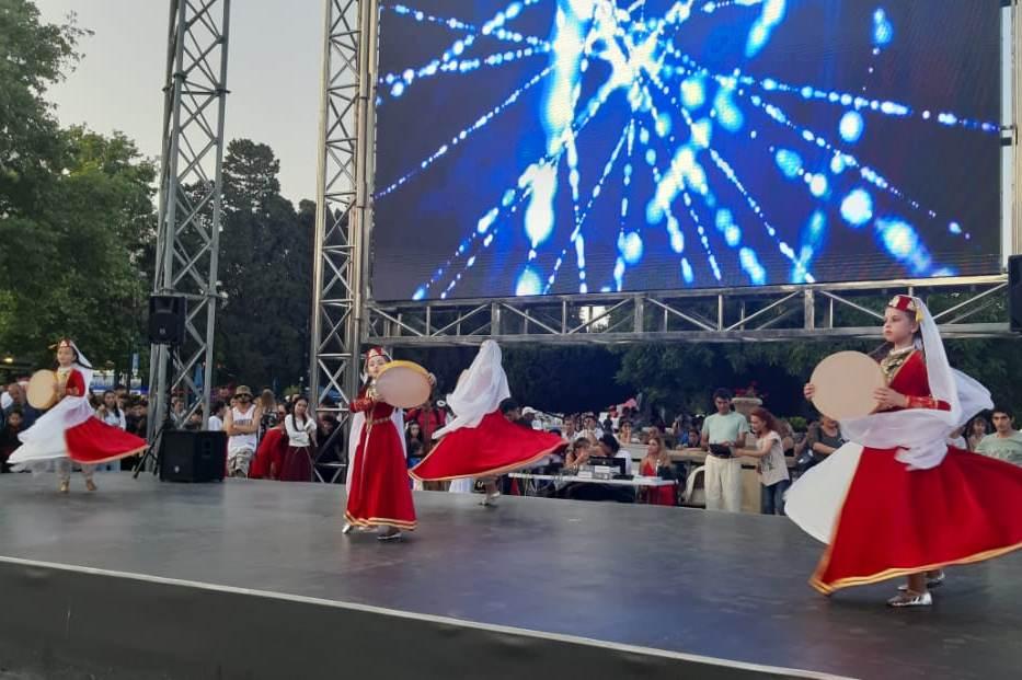 Танцующий Бакинский бульвар - под ритмы международного праздника Soul of Art and Dance (ФОТО)