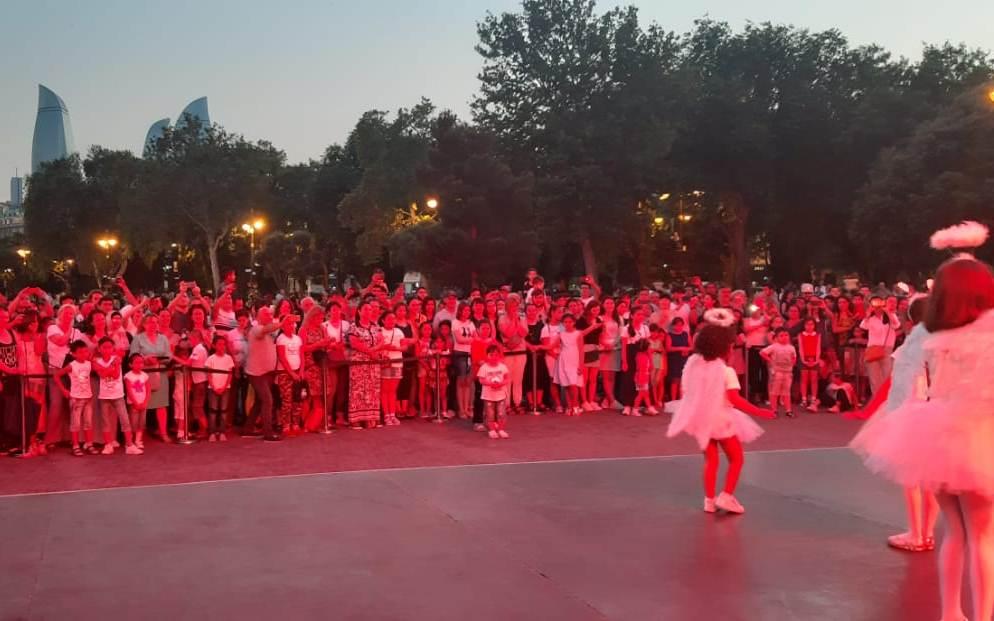 Танцующий Бакинский бульвар - под ритмы международного праздника Soul of Art and Dance (ФОТО)