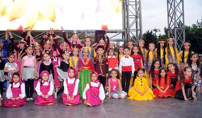 Танцующий Бакинский бульвар - под ритмы международного праздника Soul of Art and Dance (ФОТО)