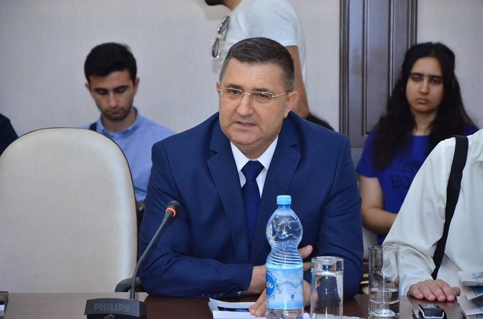 В Баку представлена книга "8 дней в армянском плену" (ФОТО)