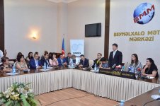 В Баку представлена книга "8 дней в армянском плену" (ФОТО)