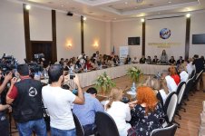 В Баку представлена книга "8 дней в армянском плену" (ФОТО)