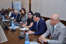 В Баку представлена книга "8 дней в армянском плену" (ФОТО)