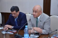 В Баку представлена книга "8 дней в армянском плену" (ФОТО)