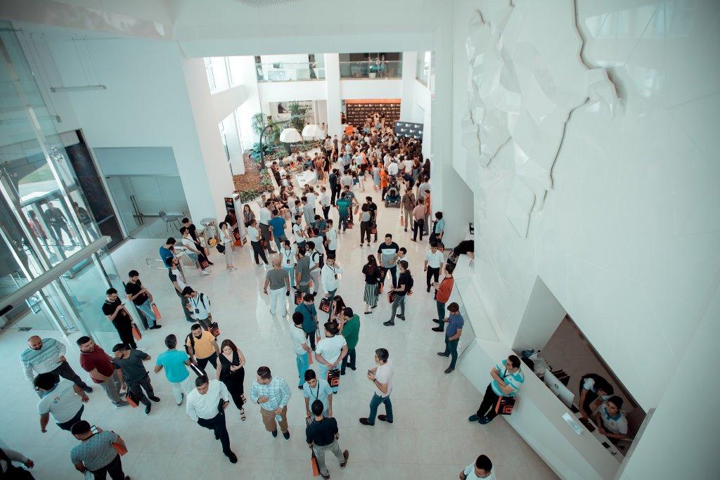 В Баку прошел Azerbaijan Design Summit - большой интерес молодежи (ФОТО)