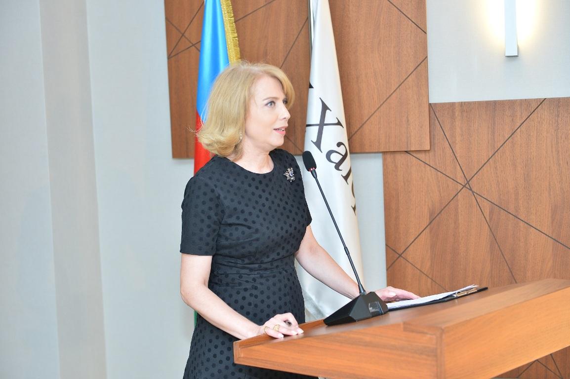 В Xalq Bank состоялась торжественная презентация полного собрания сочинений Мирзы Шафи Вазеха  (ФОТО)