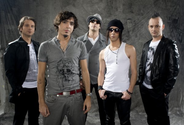 Рок-группа MANGA потрясла азербайджанской композицией "Ayrılıq" - зрители подпевают (ВИДЕО)