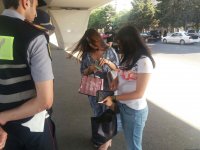 В Баку полиция ведет просветительскую работу среди водителей и пешеходов (ФОТО)