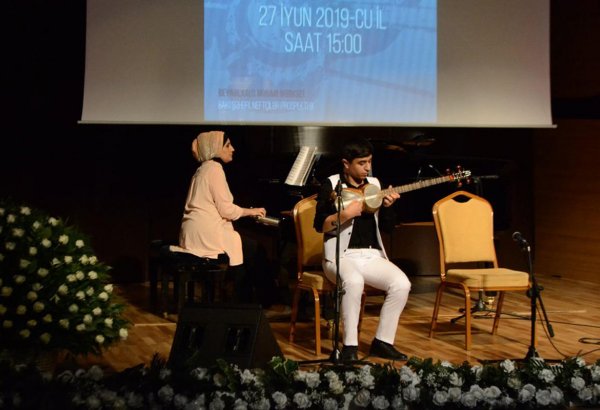 В Баку назвали победителей республиканского конкурса исполнителей на народных музыкальных инструментах (ФОТО)