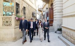 Вице-президент Фонда Гейдара Алиева Лейла Алиева приняла участие на презентации проекта «Поощрение инклюзивного образования посредством традиционного искусства» (ФОТО) (версия 2)