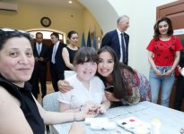 Вице-президент Фонда Гейдара Алиева Лейла Алиева приняла участие на презентации проекта «Поощрение инклюзивного образования посредством традиционного искусства» (ФОТО) (версия 2)