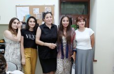 Вице-президент Фонда Гейдара Алиева Лейла Алиева приняла участие на презентации проекта «Поощрение инклюзивного образования посредством традиционного искусства» (ФОТО) (версия 2)
