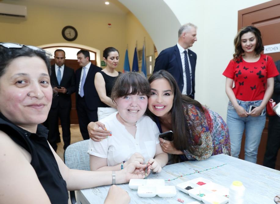 Вице-президент Фонда Гейдара Алиева Лейла Алиева приняла участие на презентации проекта «Поощрение инклюзивного образования посредством традиционного искусства» (ФОТО) (версия 2)