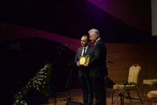 В Баку отметили юбилей известного художника Теймура Рзаева (ФОТО)