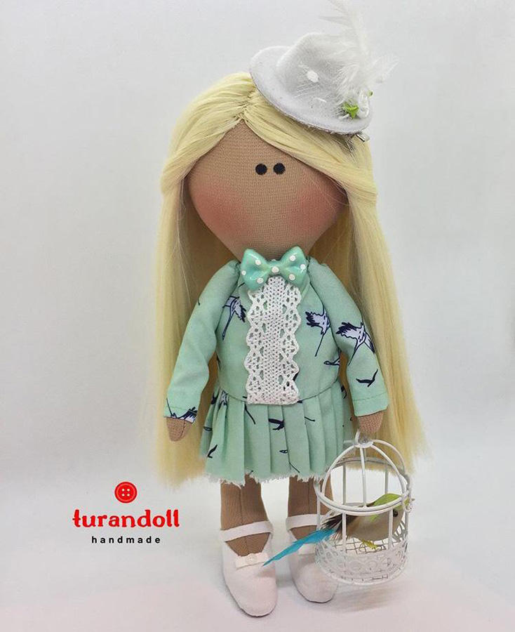 Заряжаю работы положительными нотами - мастер индивидуальных авторских кукол Туран Аслан (ФОТО)