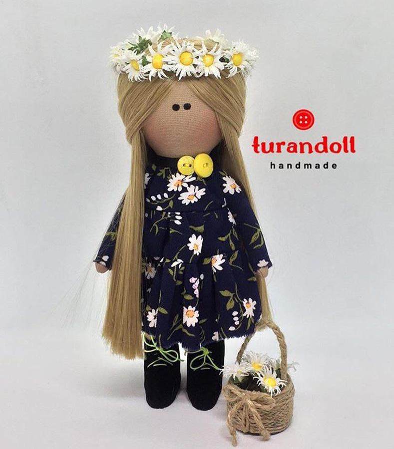 Заряжаю работы положительными нотами - мастер индивидуальных авторских кукол Туран Аслан (ФОТО)